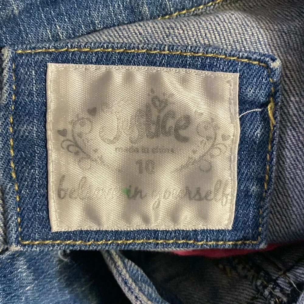 Justice Jean Jacket, Medium wash, Denim, Sz 10, Crop, Trucker, Embroidery​